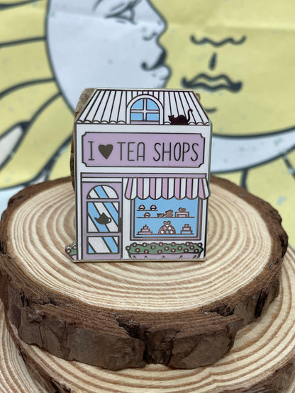 “I love tea shops” large pin badge