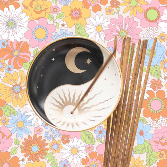 Elegant incense holder dish featuring a celestial Yin Yang design, crafted from high-quality New Bone China. This ceramic incense holder enhances home decor while promoting balance and duality, perfect for filling your space with soothing scents during your relaxation ritual