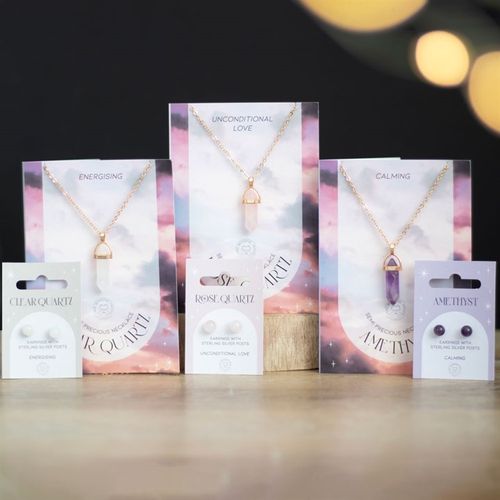 Thoughtful rose quartz gift idea – greeting card with necklace made of semi-precious rose quartz. Nickel-free UK jewellery with spiritual, healing energy in a holistic design.